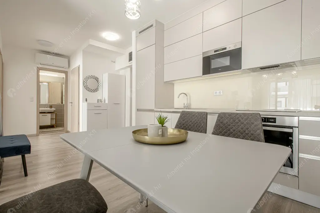 Kiadó albérlet 490000 Ft/hó áron: Budapest, VI. kerület  Rózsa utca. Mérete: 66 nm, 3 szobás | Alberlet.hu - 6603486