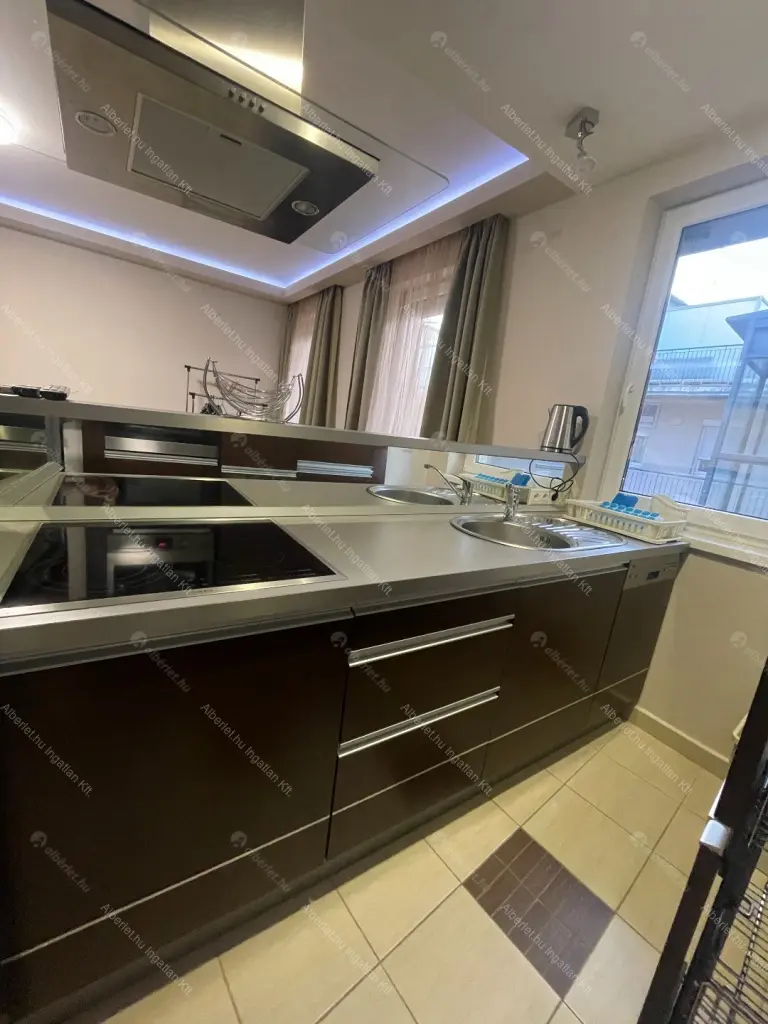 Kiadó albérlet 330000 Ft/hó áron: Budapest, VI. kerület  Rózsa utca. Mérete: 70 nm, 2 szobás | Alberlet.hu - 6663923