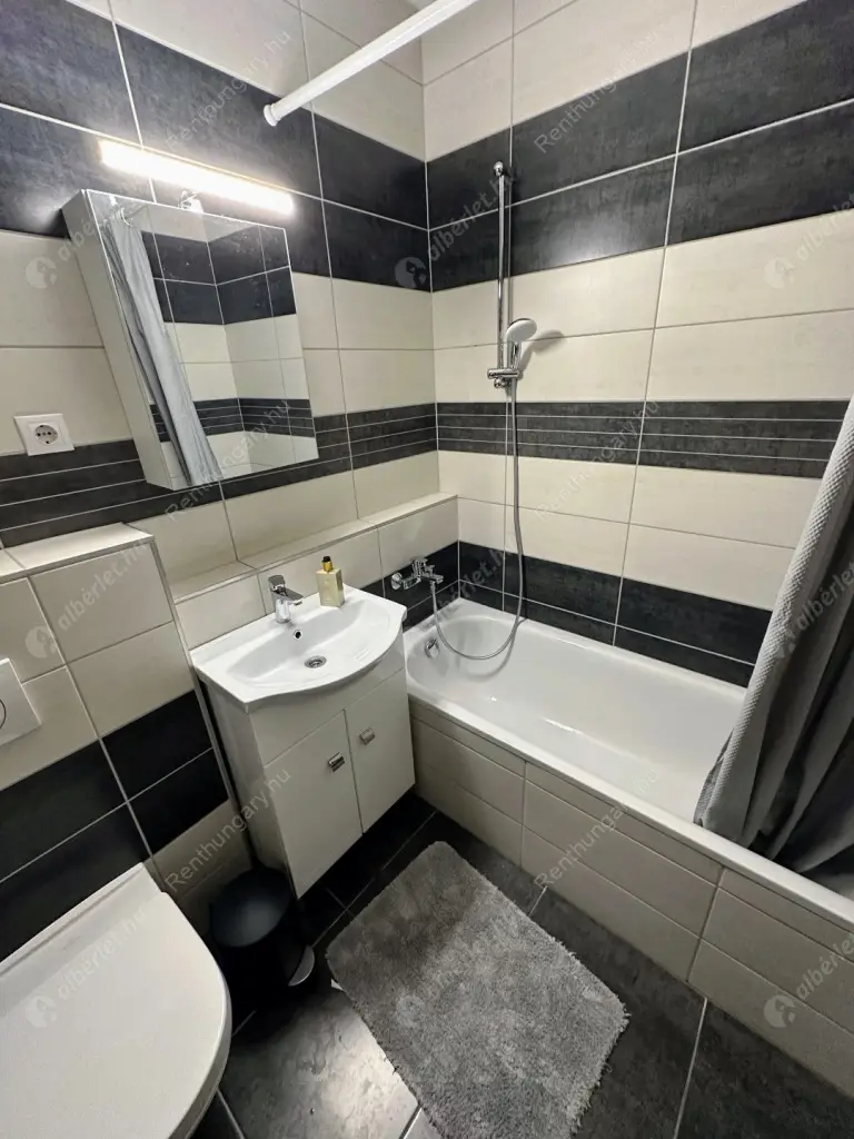 Kiadó albérlet 1000000 Ft/hó áron: Budapest, VI. kerület  Rózsa utca. Mérete: 78 nm, 4 szobás | Alberlet.hu - 6496384