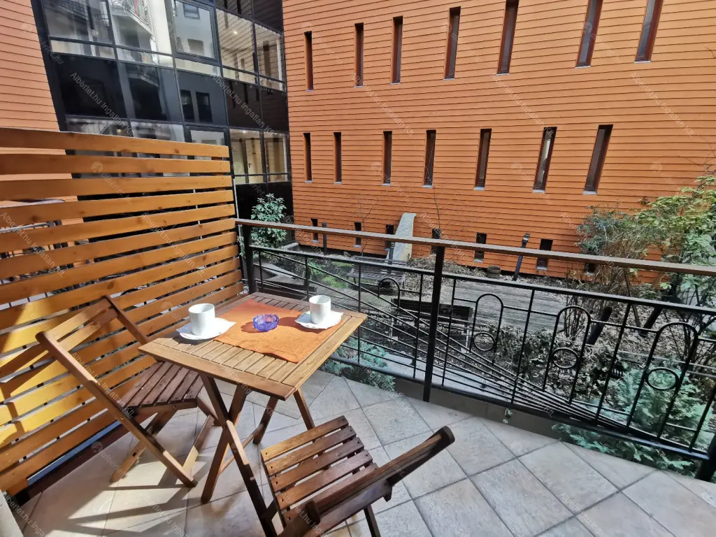 Kiadó albérlet 290000 Ft/hó áron: Budapest, VI. kerület  Székely Mihály utca. Mérete: 42 nm, 2 szobás | Alberlet.hu - 6698458