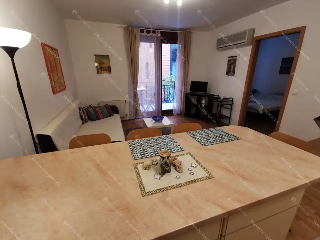 Kiadó albérlet 290000 Ft/hó áron: Budapest, VI. kerület  Székely Mihály utca. Mérete: 42 nm, 2 szobás | Alberlet.hu - 6698459