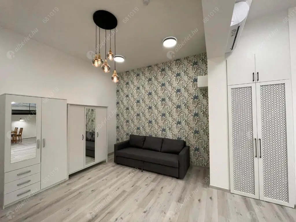 Kiadó albérlet 250000 Ft/hó áron: Budapest, VI. kerület  Székely Mihály utca. Mérete: 45 nm, 2 szobás | Alberlet.hu - 6622098