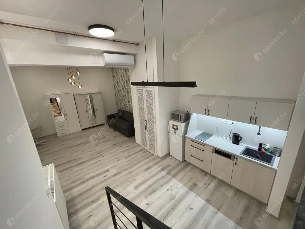 Kiadó albérlet 250000 Ft/hó áron: Budapest, VI. kerület  Székely Mihály utca. Mérete: 45 nm, 2 szobás | Alberlet.hu - 6622099