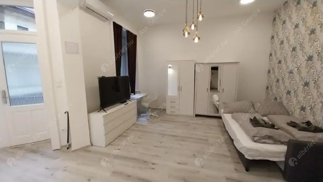 Kiadó albérlet 250000 Ft/hó áron: Budapest, VI. kerület  Székely Mihály utca. Mérete: 45 nm, 1 szobás | Alberlet.hu - 6627435