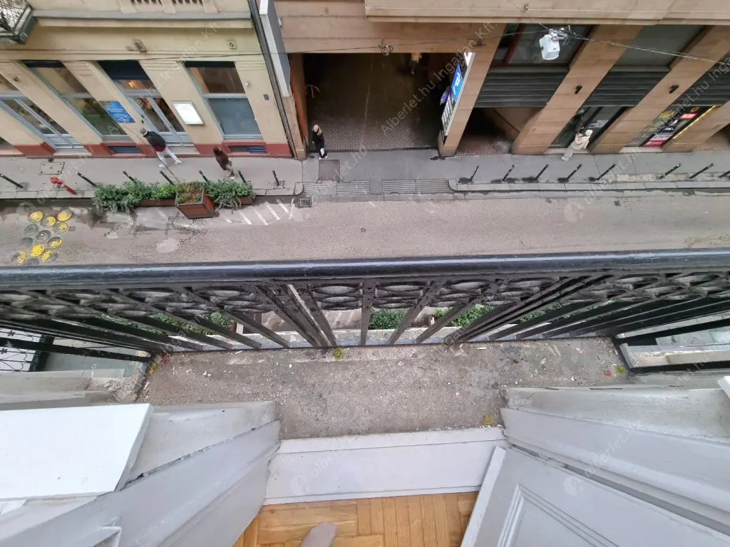 Kiadó albérlet 620000 Ft/hó áron: Budapest, VI. kerület  Székely Mihály utca. Mérete: 90 nm, 3 szobás | Alberlet.hu - 6605205