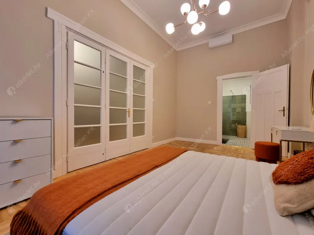 Kiadó albérlet 620000 Ft/hó áron: Budapest, VI. kerület  Székely Mihály utca. Mérete: 90 nm, 3 szobás | Alberlet.hu - 6605208