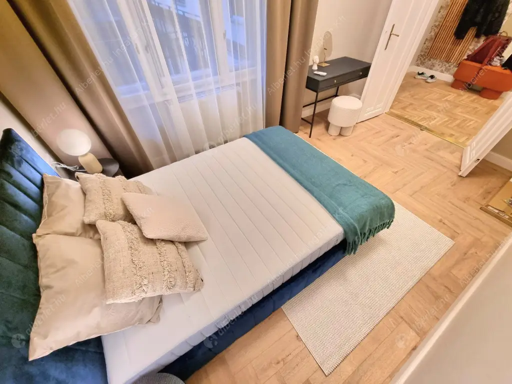 Kiadó albérlet 620000 Ft/hó áron: Budapest, VI. kerület  Székely Mihály utca. Mérete: 90 nm, 3 szobás | Alberlet.hu - 6605222