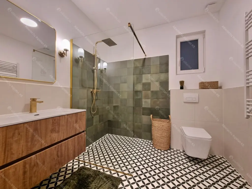 Kiadó albérlet 590000 Ft/hó áron: Budapest, VI. kerület  Székely Mihály utca. Mérete: 90 nm, 3 szobás | Alberlet.hu - 6654427