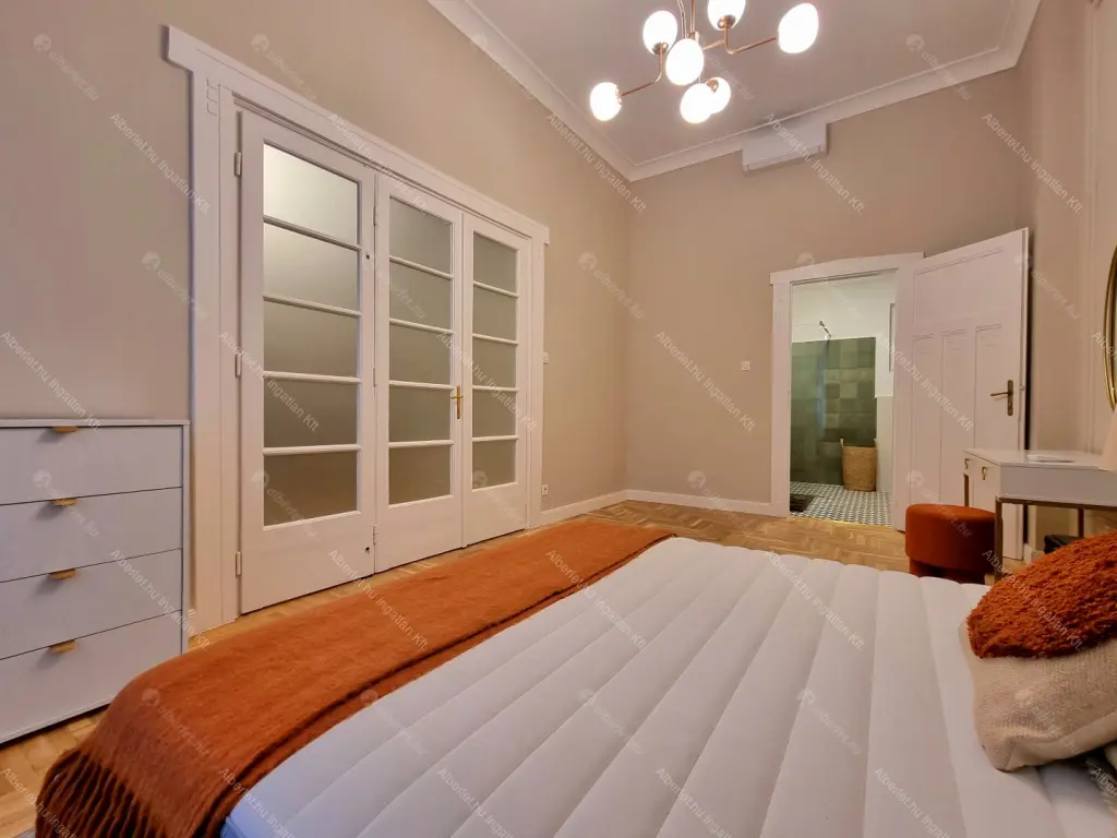 Kiadó albérlet 590000 Ft/hó áron: Budapest, VI. kerület  Székely Mihály utca. Mérete: 90 nm, 3 szobás | Alberlet.hu - 6654428