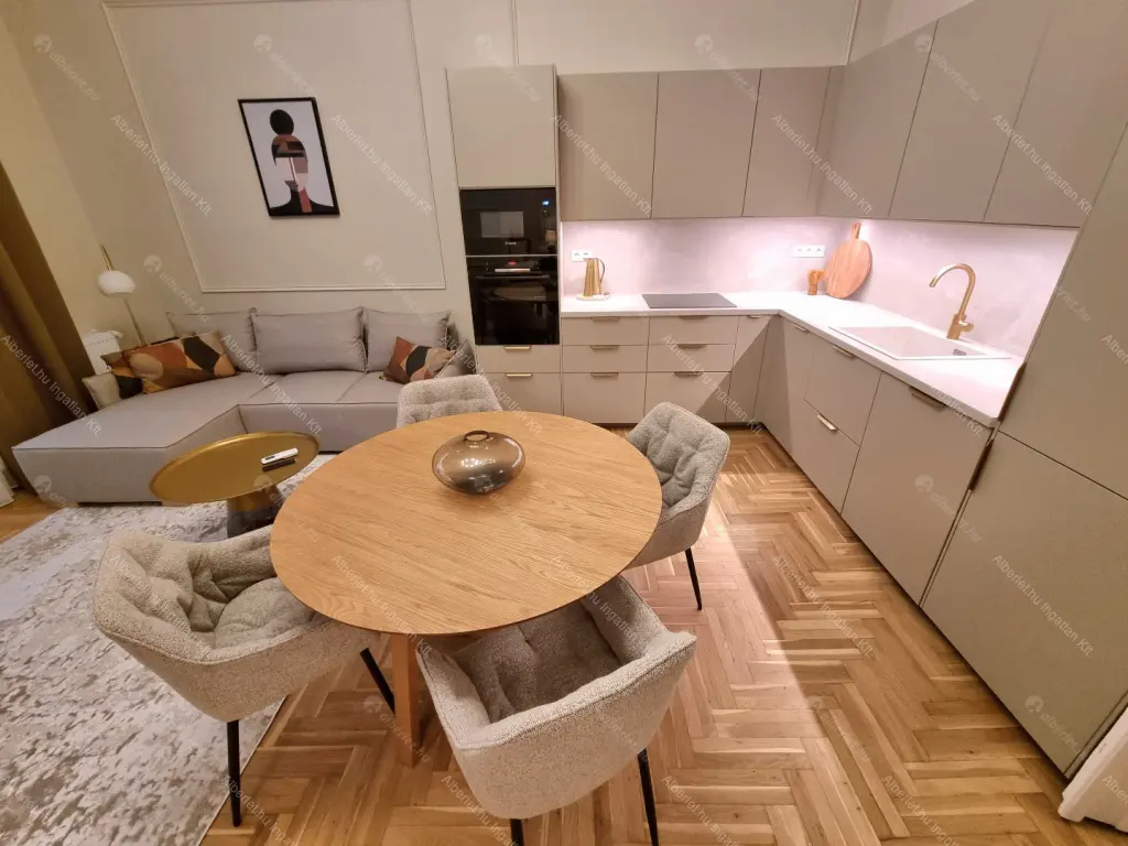 Kiadó albérlet 590000 Ft/hó áron: Budapest, VI. kerület  Székely Mihály utca. Mérete: 90 nm, 3 szobás | Alberlet.hu - 6654449