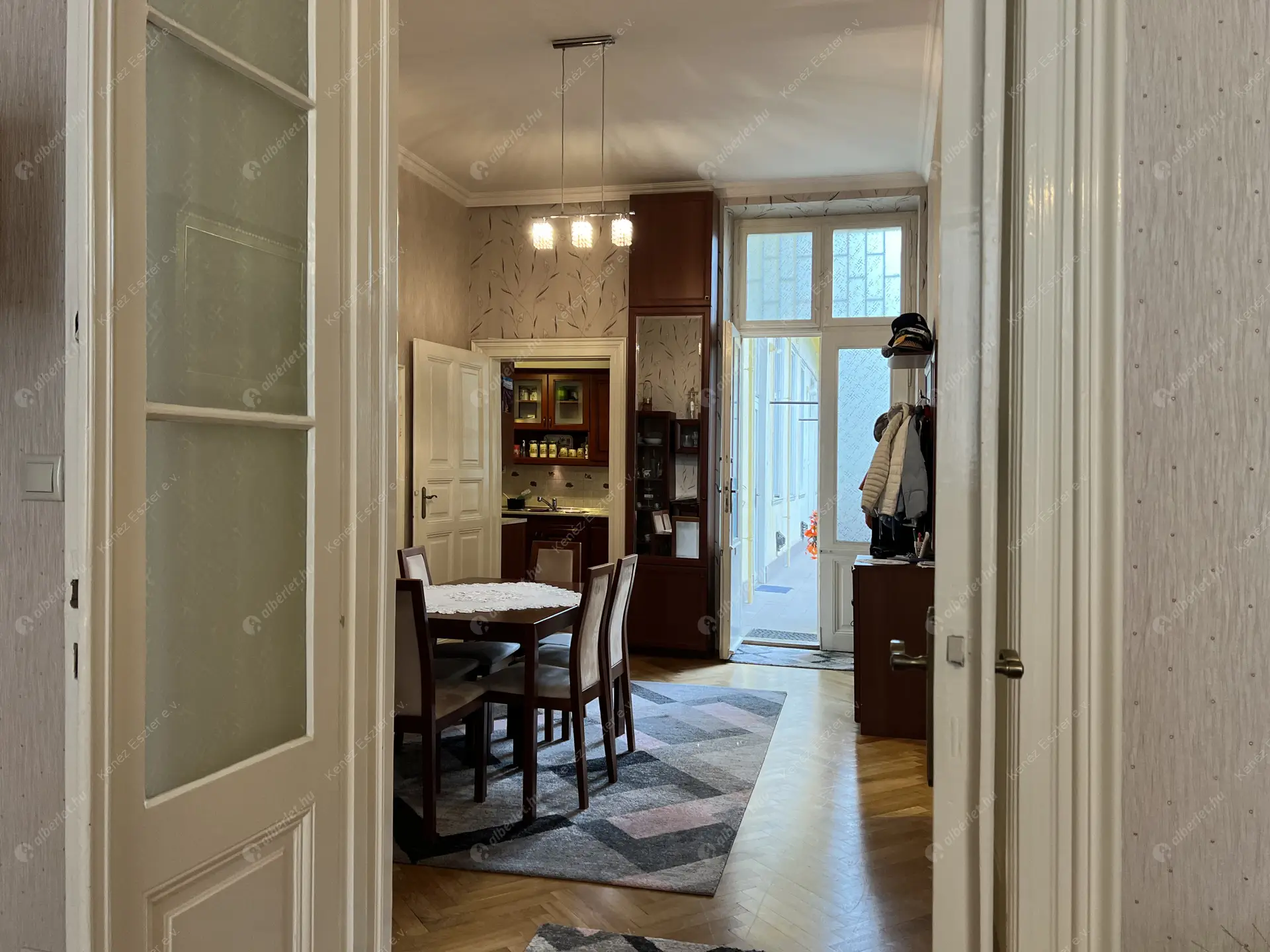 Kiadó albérlet 375000 Ft/hó áron: Budapest, VI. kerület  Szív utca. Mérete: 110 nm, 3 szobás | Alberlet.hu - 6499471