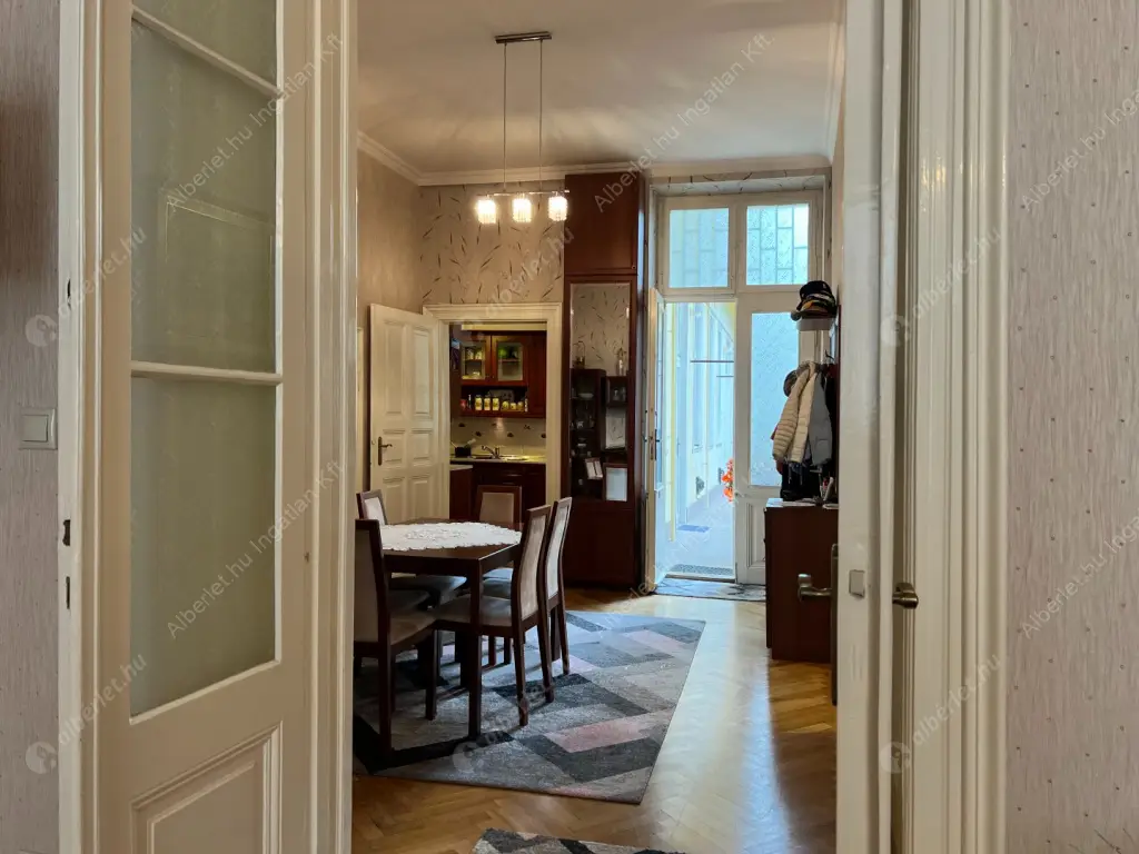 Kiadó albérlet 375000 Ft/hó áron: Budapest, VI. kerület  Szív utca. Mérete: 110 nm, 3 szobás | Alberlet.hu - 6514247