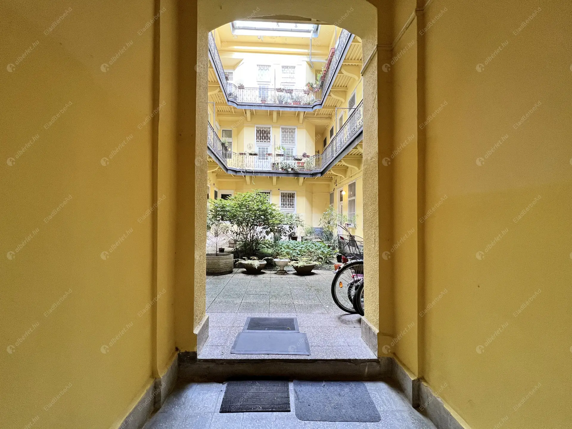 Kiadó albérlet 375000 Ft/hó áron: Budapest, VI. kerület  Szív utca. Mérete: 111 nm, 3 szobás | Alberlet.hu - 6498496