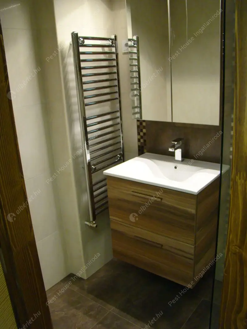 Kiadó albérlet 185000 Ft/hó áron: Budapest, VI. kerület  Szív utca. Mérete: 28 nm, 1 szobás | Alberlet.hu - 6595400