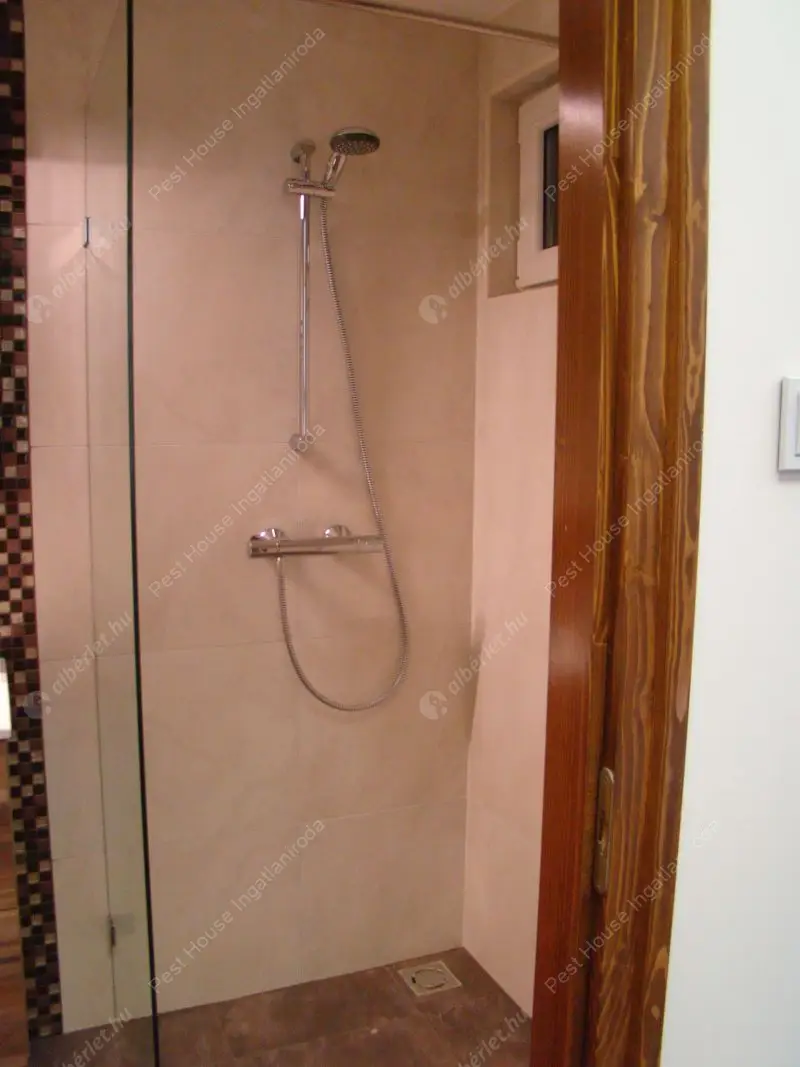 Kiadó albérlet 185000 Ft/hó áron: Budapest, VI. kerület  Szív utca. Mérete: 28 nm, 1 szobás | Alberlet.hu - 6595401