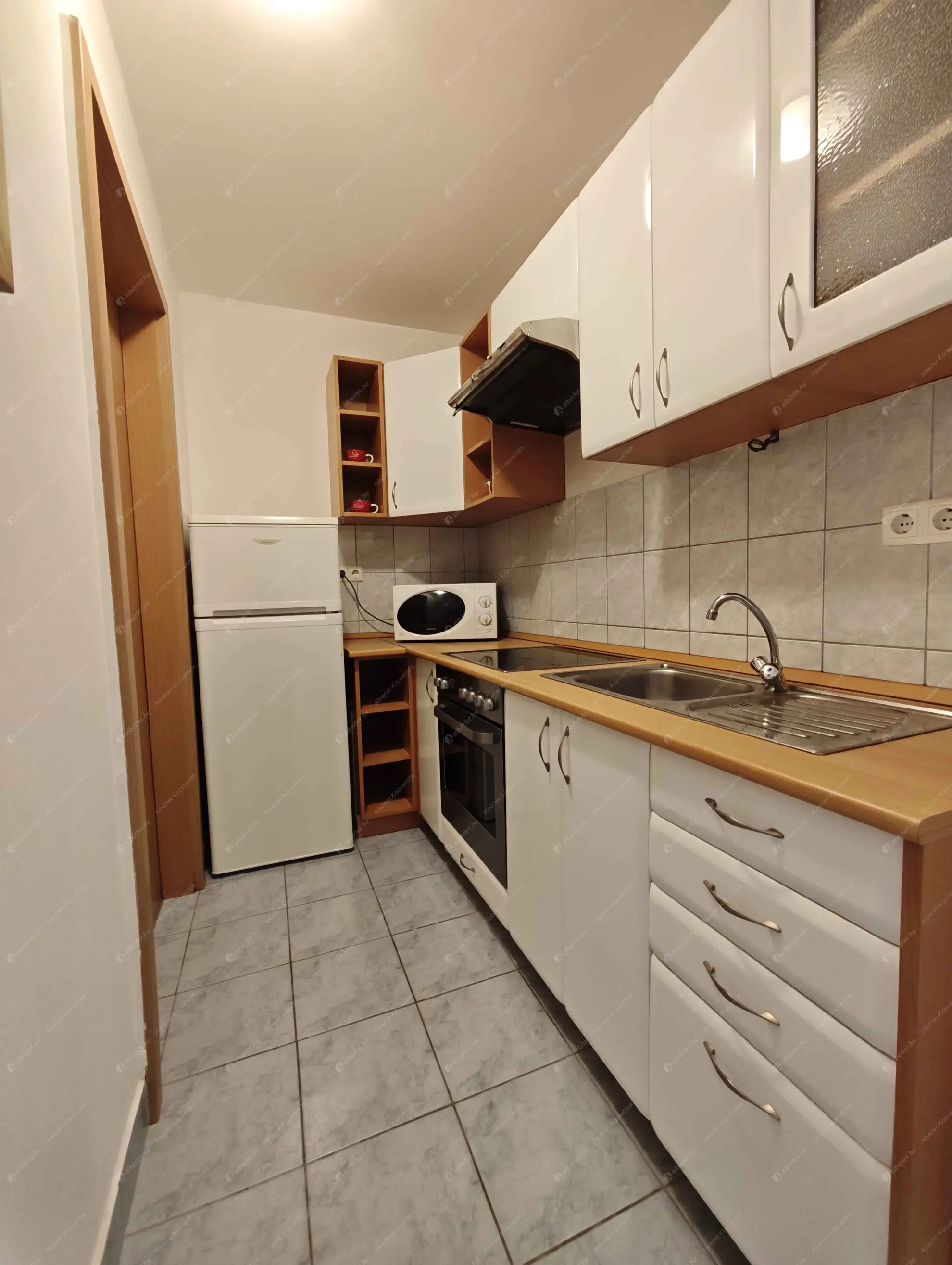 Kiadó albérlet 250000 Ft/hó áron: Budapest, VI. kerület  Szív utca. Mérete: 41 nm, 1 szobás | Alberlet.hu - 6636657