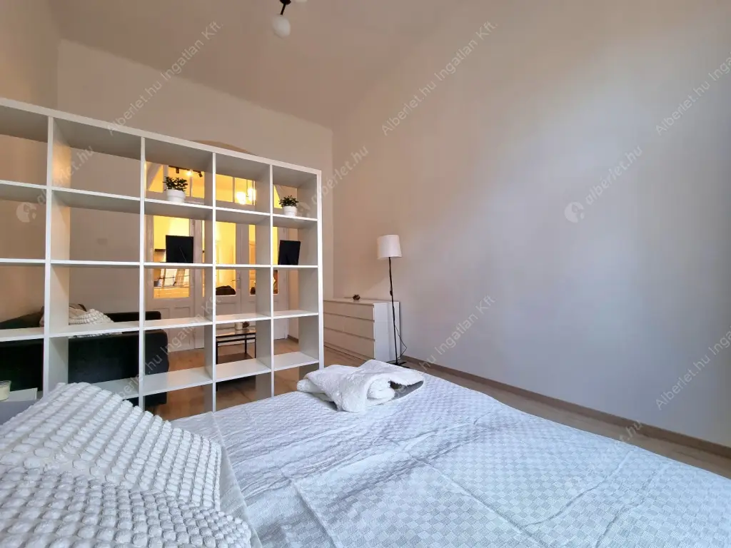 Kiadó albérlet 240000 Ft/hó áron: Budapest, VI. kerület  Szív utca. Mérete: 45 nm, 2 szobás | Alberlet.hu - 6584425