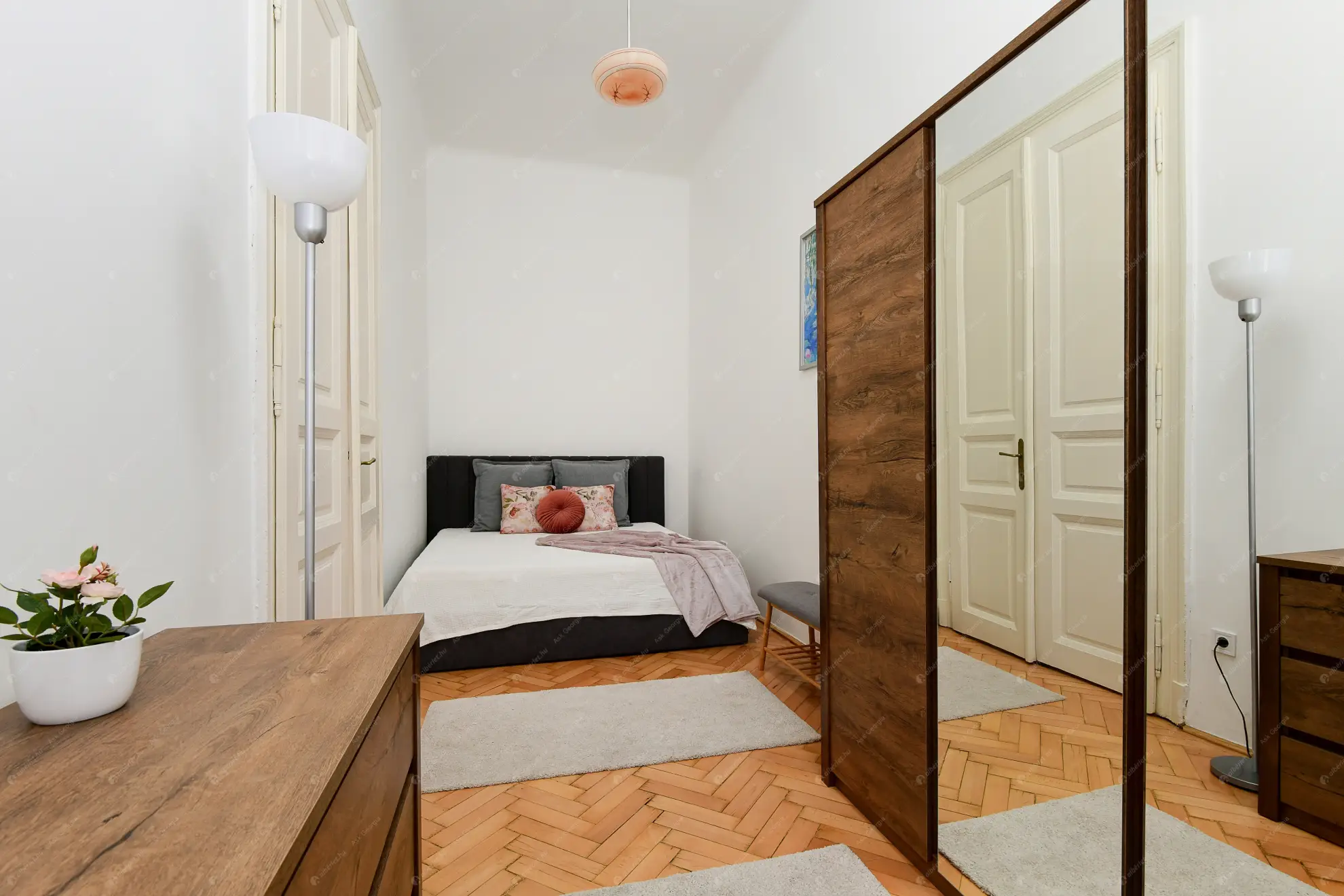 Kiadó albérlet 270000 Ft/hó áron: Budapest, VI. kerület  Szív utca. Mérete: 65 nm, 2 szobás | Alberlet.hu - 6575548