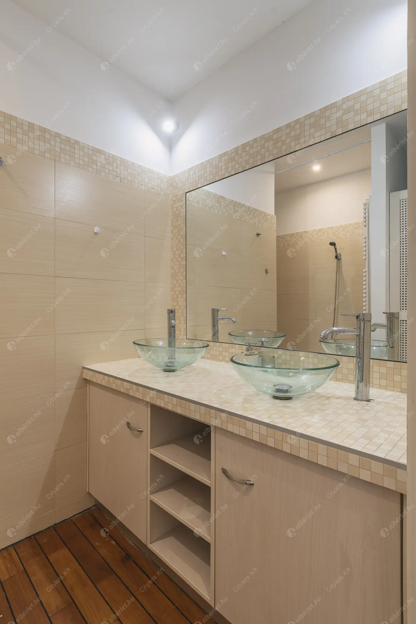 Kiadó albérlet 320000 Ft/hó áron: Budapest, VI. kerület  Szív utca. Mérete: 65 nm, 3 szobás | Alberlet.hu - 6601584