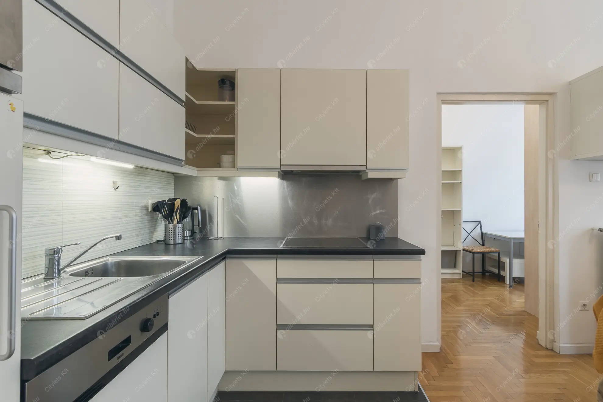 Kiadó albérlet 320000 Ft/hó áron: Budapest, VI. kerület  Szív utca. Mérete: 65 nm, 3 szobás | Alberlet.hu - 6603810