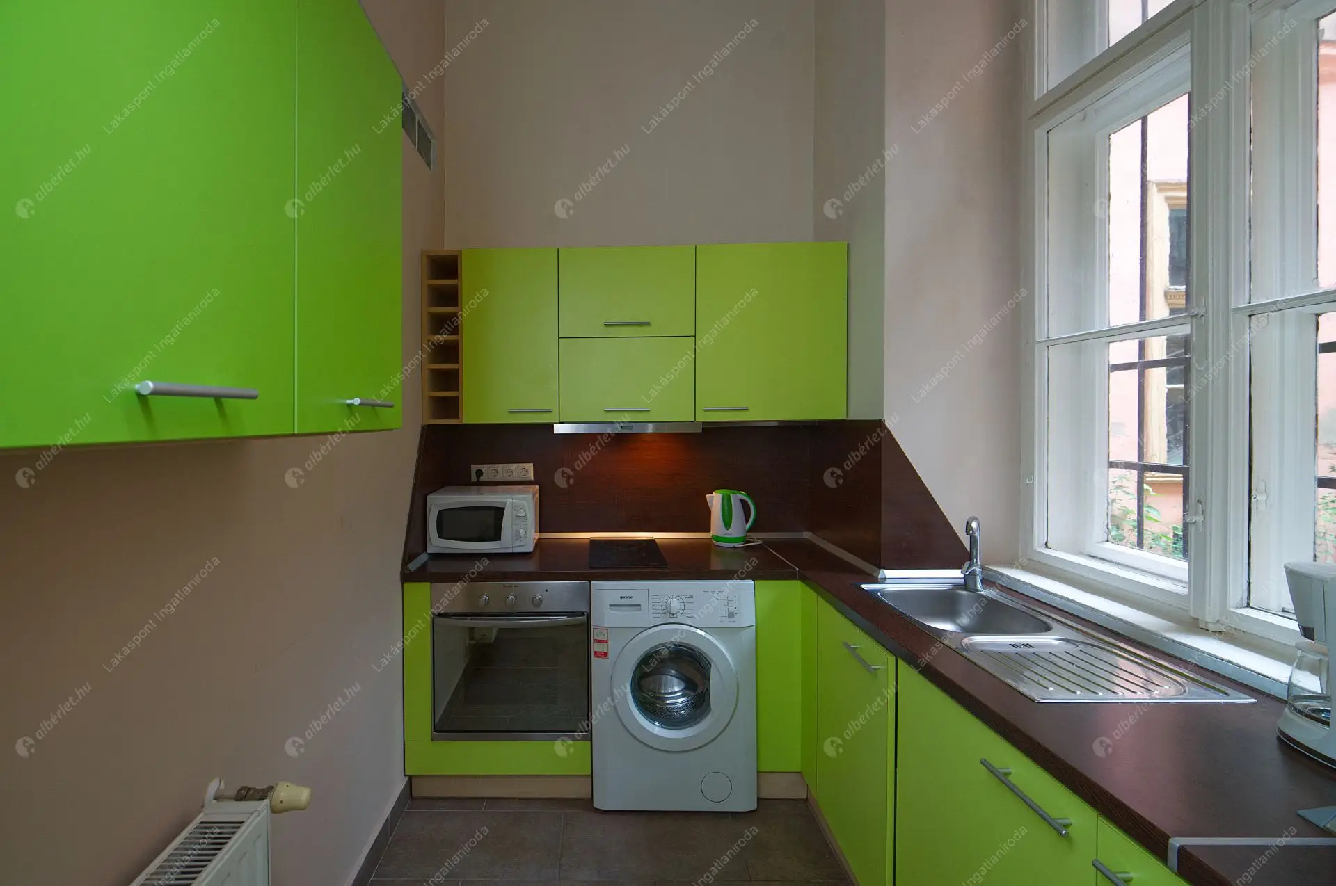 Kiadó albérlet 274000 Ft/hó áron: Budapest, VI. kerület  Szófia utca. Mérete: 55 nm, 1 szobás | Alberlet.hu - 6608014