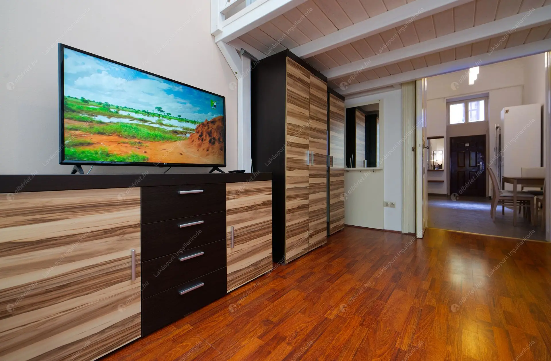 Kiadó albérlet 269000 Ft/hó áron: Budapest, VI. kerület  Szófia utca. Mérete: 55 nm, 1 szobás | Alberlet.hu - 6613744