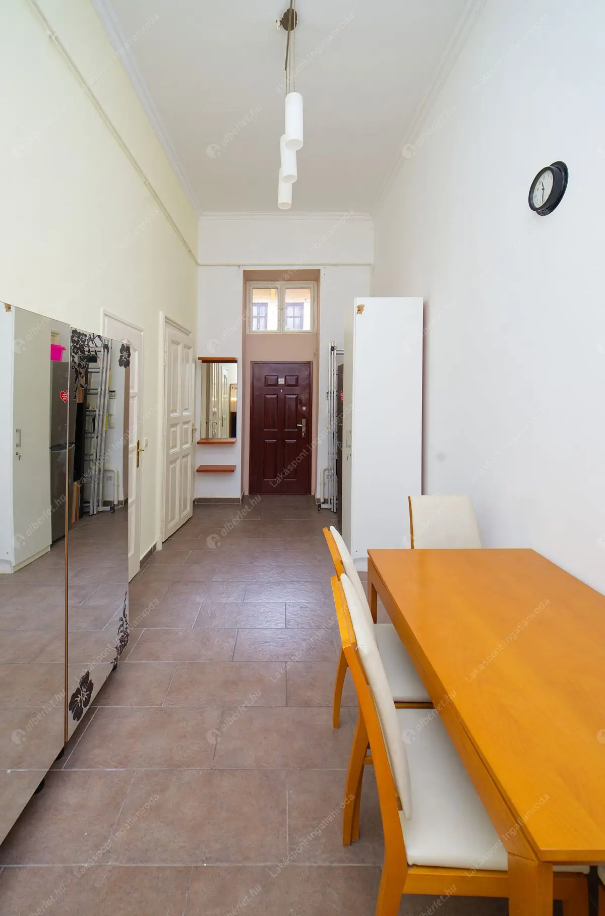 Kiadó albérlet 270000 Ft/hó áron: Budapest, VI. kerület  Szófia utca. Mérete: 55 nm, 1 szobás | Alberlet.hu - 6621578