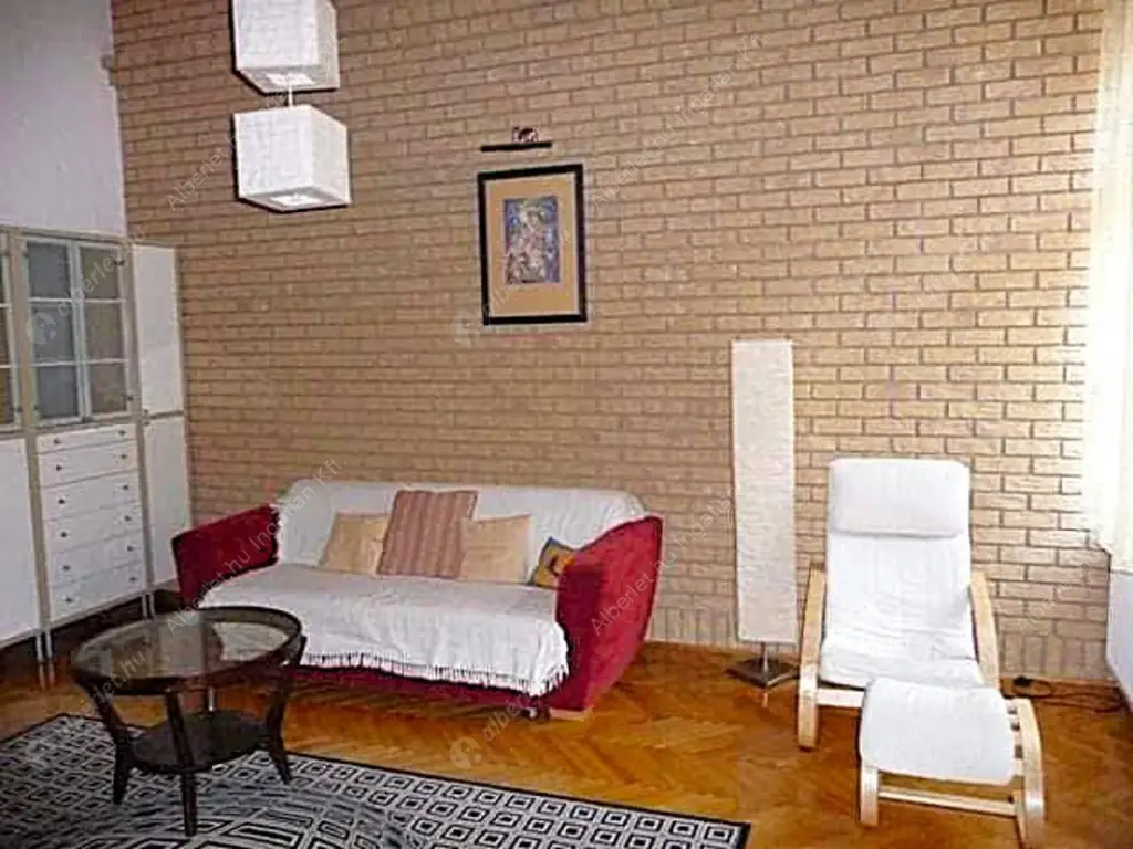 Kiadó albérlet 260000 Ft/hó áron: Budapest, VI. kerület  Szófia utca. Mérete: 57 nm, 1 szobás | Alberlet.hu - 6613440