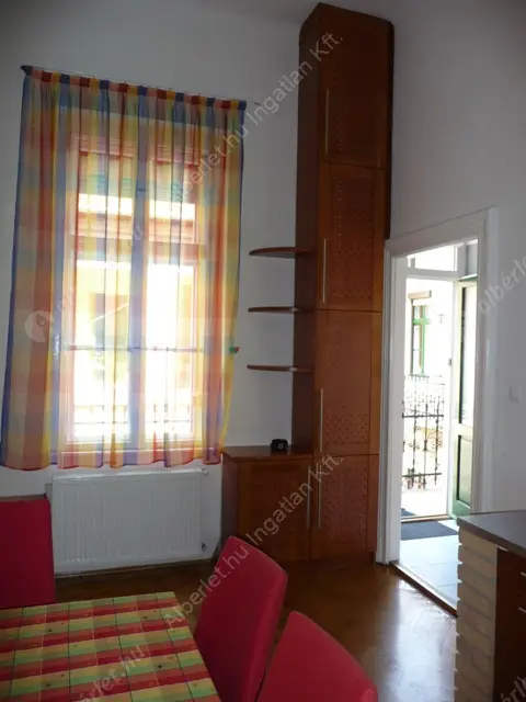 Kiadó albérlet 260000 Ft/hó áron: Budapest, VI. kerület  Szófia utca. Mérete: 57 nm, 1 szobás | Alberlet.hu - 6613445