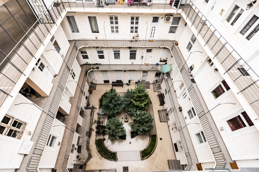 Kiadó albérlet 912000 Ft/hó áron: Budapest, VI. kerület  Szondi utca. Mérete: 118 nm, 4 szobás | Alberlet.hu - 6659440