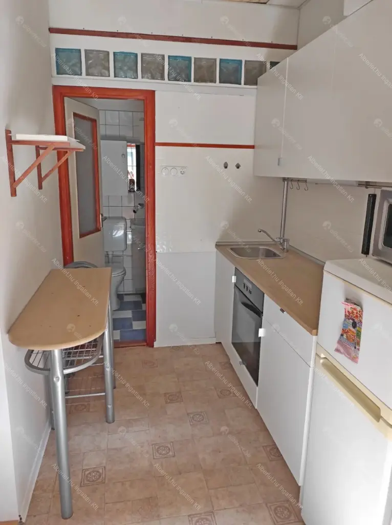 Kiadó albérlet 180000 Ft/hó áron: Budapest, VI. kerület  Szondi utca. Mérete: 25 nm, 1 szobás | Alberlet.hu - 6688155