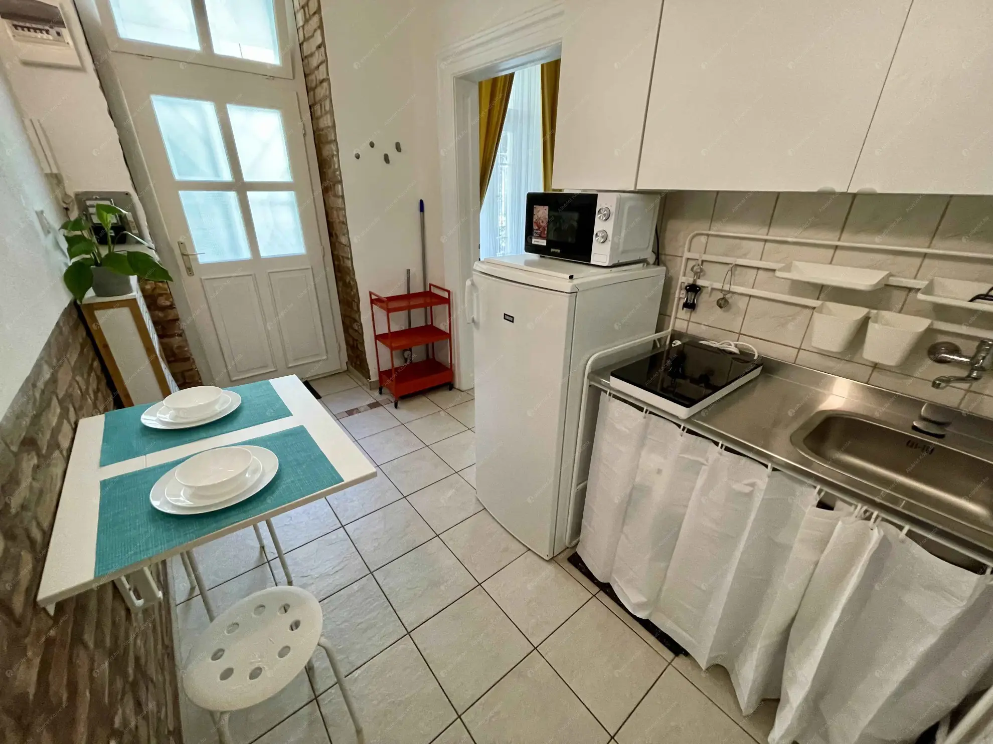 Kiadó albérlet 180000 Ft/hó áron: Budapest, VI. kerület  Szondi utca. Mérete: 28 nm, 1 szobás | Alberlet.hu - 6611135