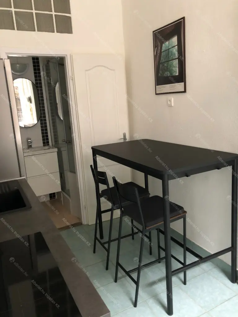 Kiadó albérlet 260000 Ft/hó áron: Budapest, VI. kerület  Szondi utca. Mérete: 34 nm, 1 szobás | Alberlet.hu - 6689716