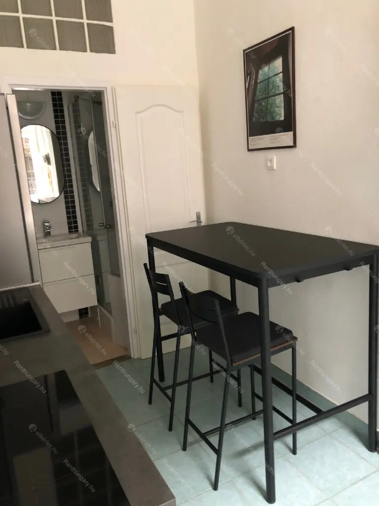 Kiadó albérlet 250000 Ft/hó áron: Budapest, VI. kerület  Szondi utca. Mérete: 34 nm, 1 szobás | Alberlet.hu - 6696643