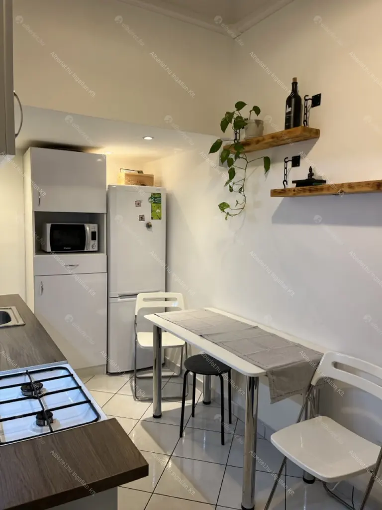 Kiadó albérlet 239000 Ft/hó áron: Budapest, VI. kerület  Szondi utca. Mérete: 38 nm, 1 szobás | Alberlet.hu - 6676129