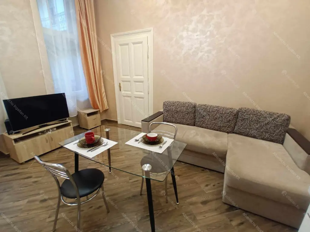 Kiadó albérlet 260000 Ft/hó áron: Budapest, VI. kerület  Szondi utca. Mérete: 50 nm, 3 szobás | Alberlet.hu - 6689665