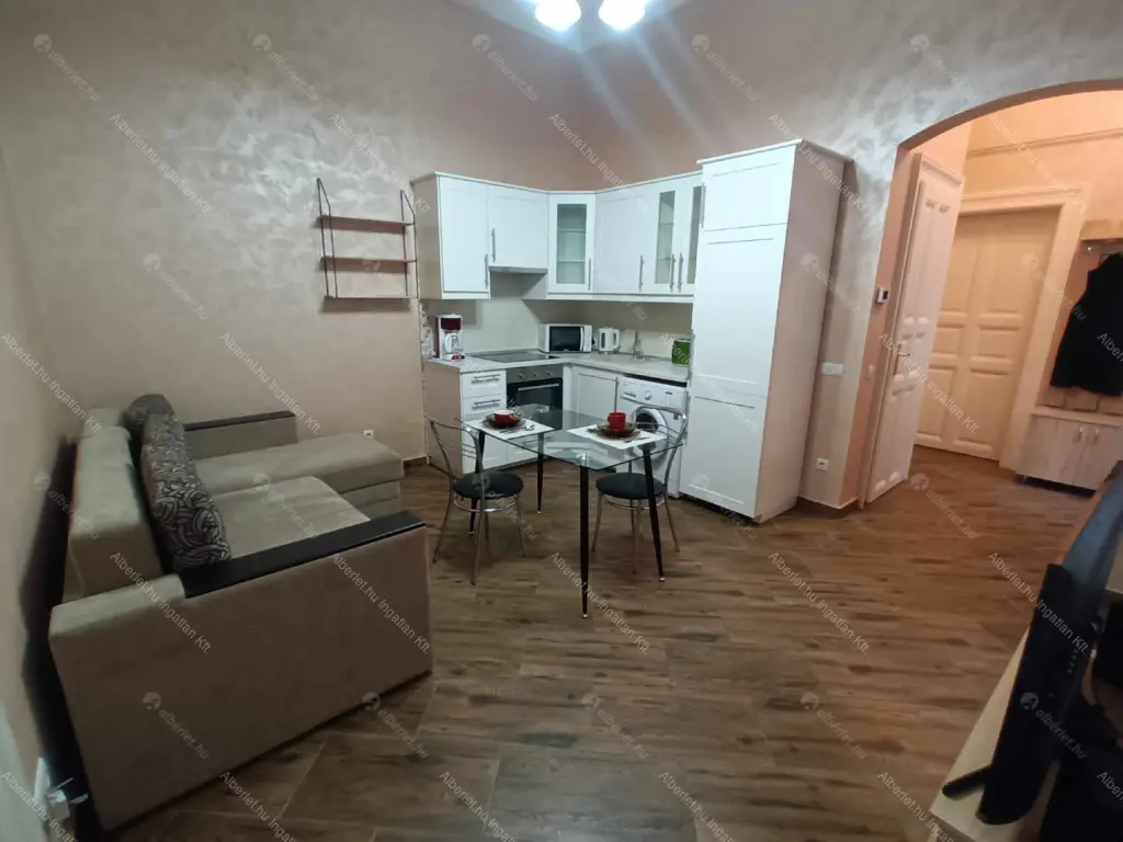 Kiadó albérlet 260000 Ft/hó áron: Budapest, VI. kerület  Szondi utca. Mérete: 50 nm, 3 szobás | Alberlet.hu - 6689675