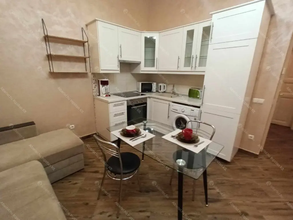 Kiadó albérlet 260000 Ft/hó áron: Budapest, VI. kerület  Szondi utca. Mérete: 50 nm, 3 szobás | Alberlet.hu - 6689681