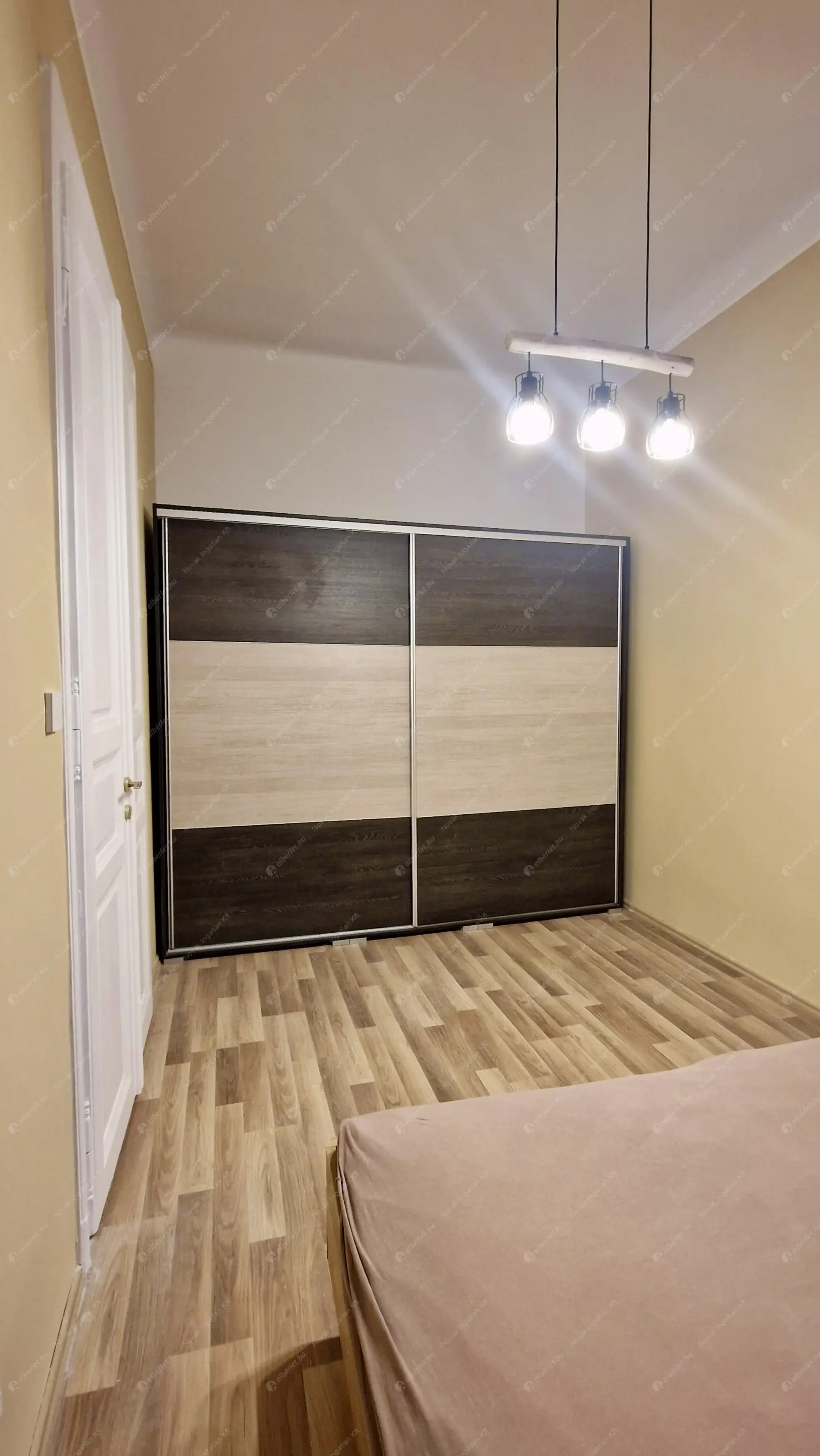 Kiadó albérlet 270000 Ft/hó áron: Budapest, VI. kerület  Szondi utca. Mérete: 55 nm, 2 szobás | Alberlet.hu - 6600553