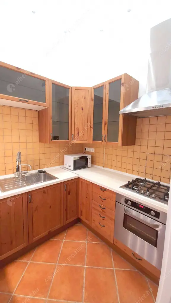 Kiadó albérlet 270000 Ft/hó áron: Budapest, VI. kerület  Szondi utca. Mérete: 55 nm, 2 szobás | Alberlet.hu - 6602004