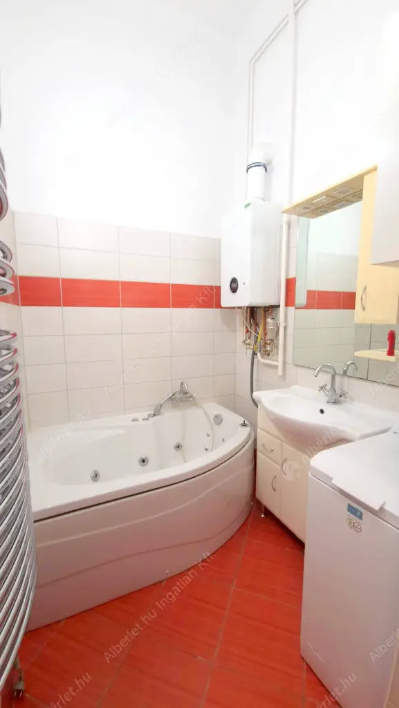 Kiadó albérlet 270000 Ft/hó áron: Budapest, VI. kerület  Szondi utca. Mérete: 55 nm, 2 szobás | Alberlet.hu - 6602005