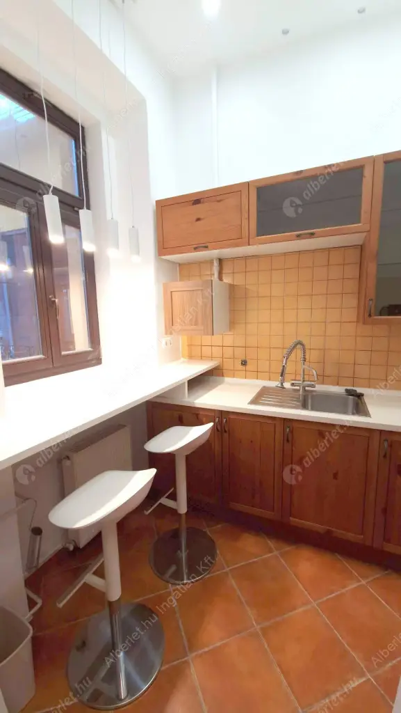 Kiadó albérlet 270000 Ft/hó áron: Budapest, VI. kerület  Szondi utca. Mérete: 55 nm, 2 szobás | Alberlet.hu - 6602015