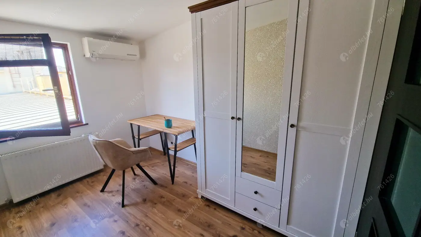 Kiadó albérlet 345000 Ft/hó áron: Budapest, VI. kerület  Szondi utca. Mérete: 86 nm, 1 szobás | Alberlet.hu - 6464377