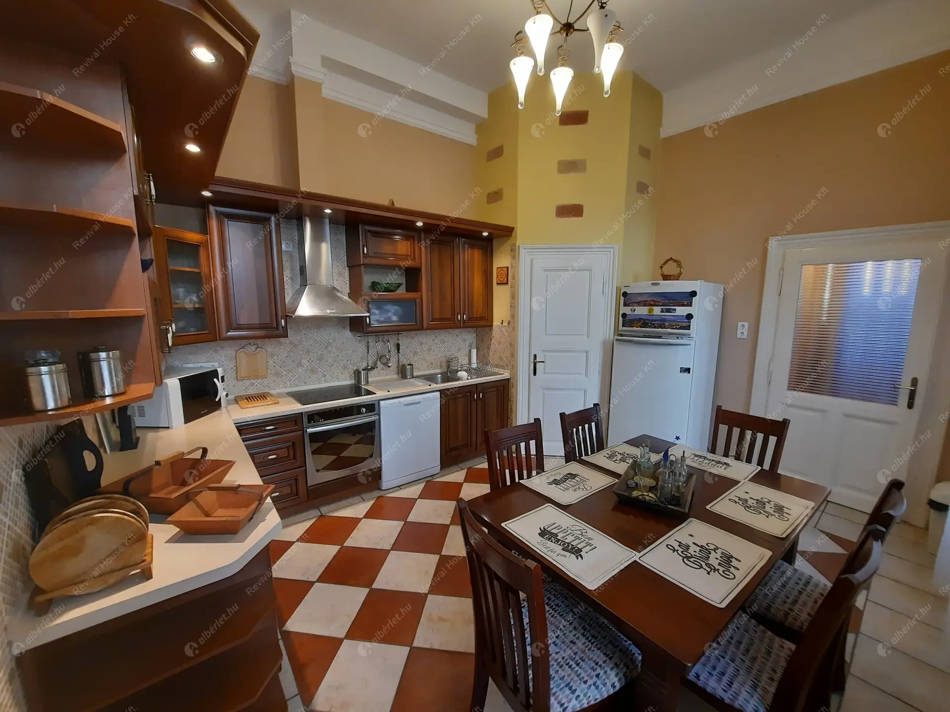 Kiadó albérlet 480000 Ft/hó áron: Budapest, VI. kerület  Teréz körút. Mérete: 110 nm, 3 szobás | Alberlet.hu - 5804739