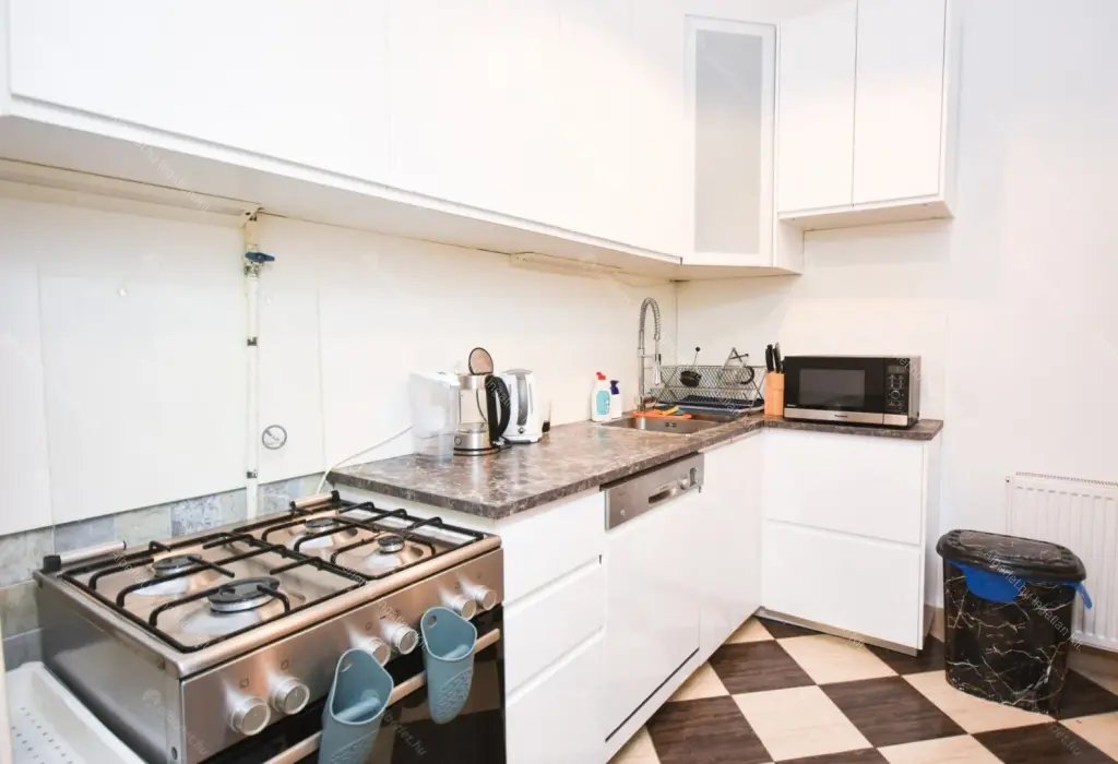 Kiadó albérlet 900000 Ft/hó áron: Budapest, VI. kerület  Teréz körút. Mérete: 142 nm, 6 szobás | Alberlet.hu - 6676006