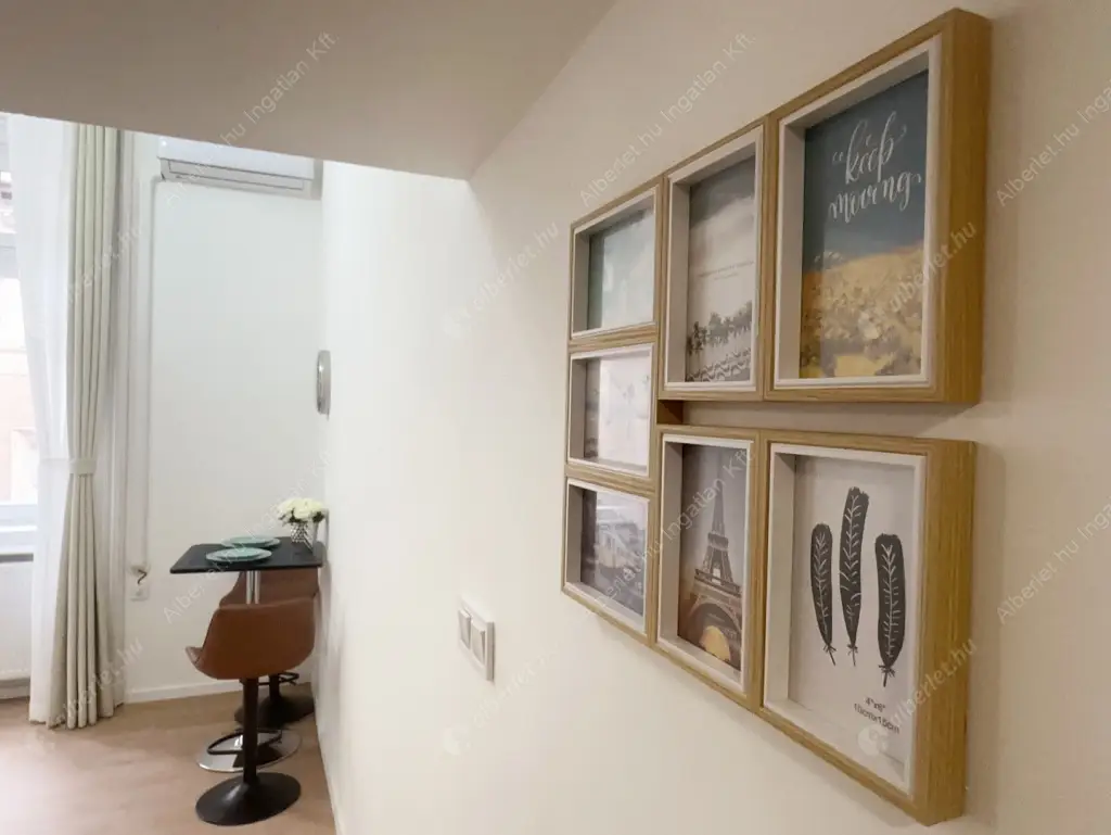 Kiadó albérlet 153000 Ft/hó áron: Budapest, VI. kerület  Teréz körút. Mérete: 19 nm, 1 szobás | Alberlet.hu - 6586122