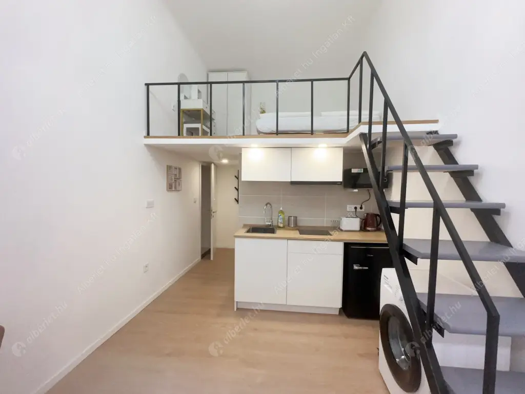 Kiadó albérlet 173000 Ft/hó áron: Budapest, VI. kerület  Teréz körút. Mérete: 25 nm, 1 szobás | Alberlet.hu - 6580462