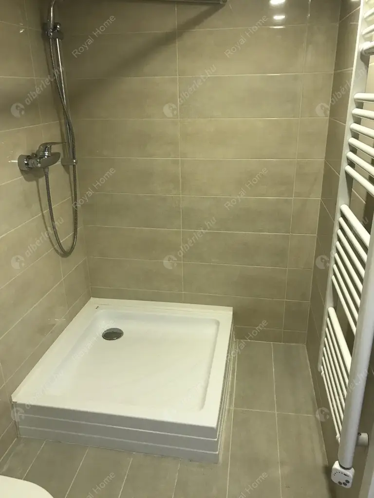 Kiadó albérlet 199000 Ft/hó áron: Budapest, VI. kerület  Teréz körút. Mérete: 30 nm, 1 szobás | Alberlet.hu - 5405418