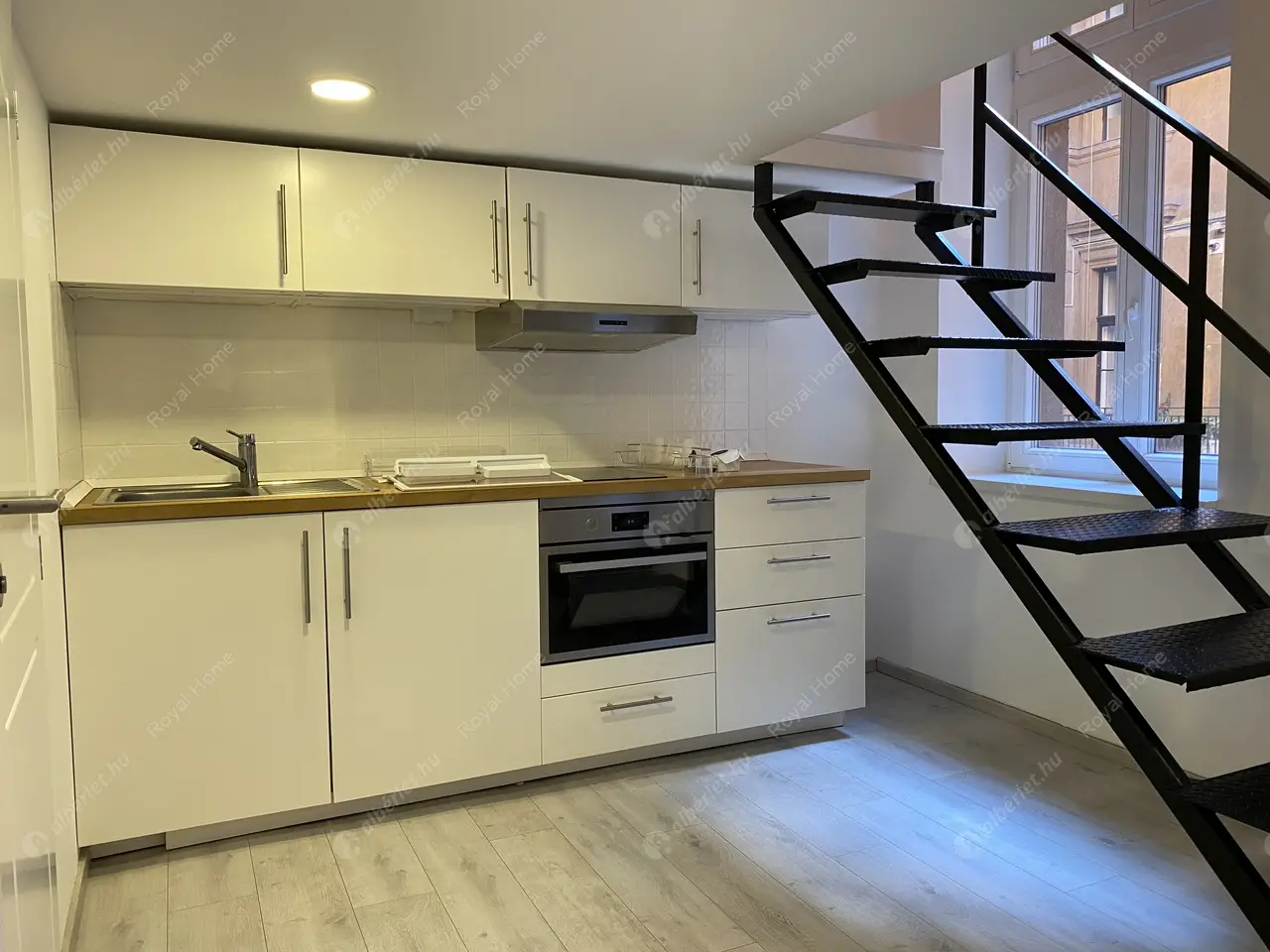 Kiadó albérlet 199000 Ft/hó áron: Budapest, VI. kerület  Teréz körút. Mérete: 30 nm, 1 szobás | Alberlet.hu - 5437440