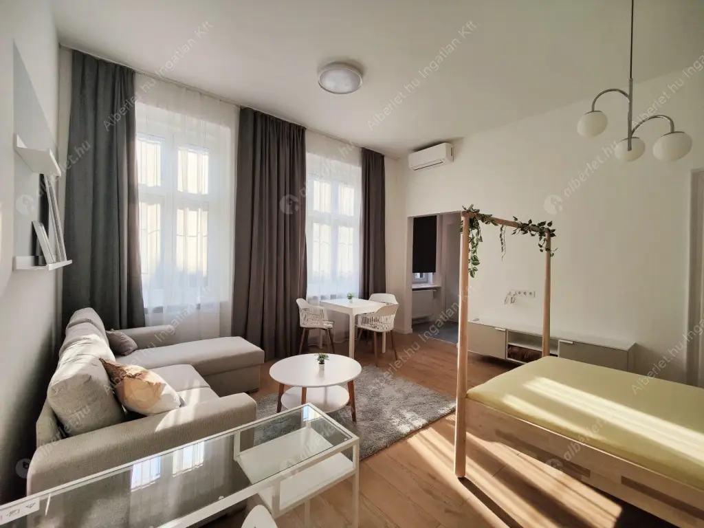 Kiadó albérlet 250000 Ft/hó áron: Budapest, VI. kerület  Teréz körút. Mérete: 36 nm, 1 szobás | Alberlet.hu - 6631875